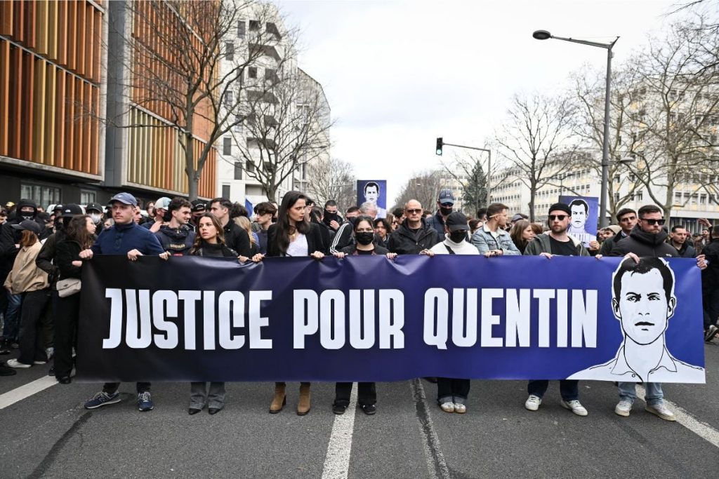 Γαλλία: Χιλιάδες άνθρωποι τίμησαν τον δολοφονημένο εθνικιστή