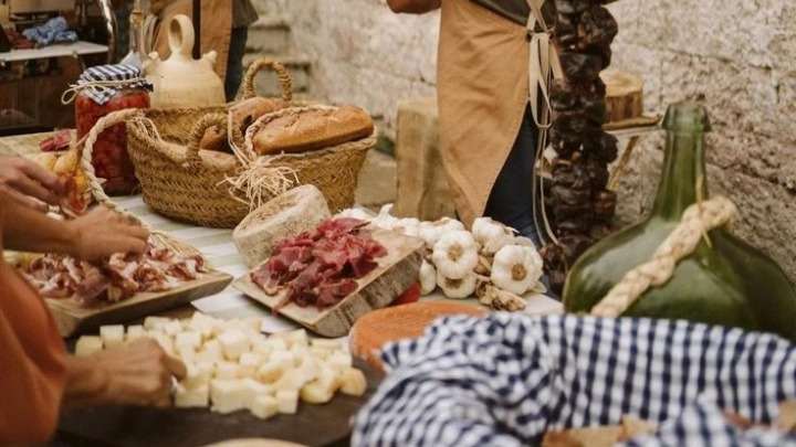 Θεσσαλονίκη: Σε ένα ζωντανό τραπέζι μετατρέπεται η πόλη από τις 13 ως τις 28 Φεβρουαρίου
