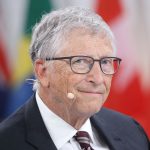 Μπιλ Γκέιτς: Ακύρωσε στο παρά πέντε ομιλία στο AI Summit εν μέσω θύελλας για τις σχέσεις του με Επστάιν