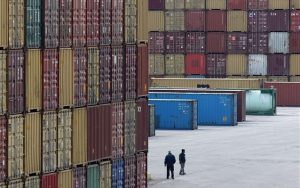 Απειλούνται οι ευρωπαϊκές εξαγωγές από τους δασμούς των ΗΠΑ