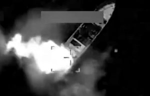 Νέος βομβαρδισμός των ΗΠΑ εναντίον ταχύπλοου που φέρεται να ανήκε σε διακινητές ναρκωτικών στον Ειρηνικό – Δύο νεκροί