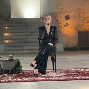 «Οι Κυρίες του Ρεμπέτικου» με την Ηρώ Σαΐα – Ένα τηλεοπτικό ταξίδι στο έργο οκτώ θρυλικών Ελληνίδων του ρεμπέτικου απόψε στις 19:00 (ΕΡΤ1)