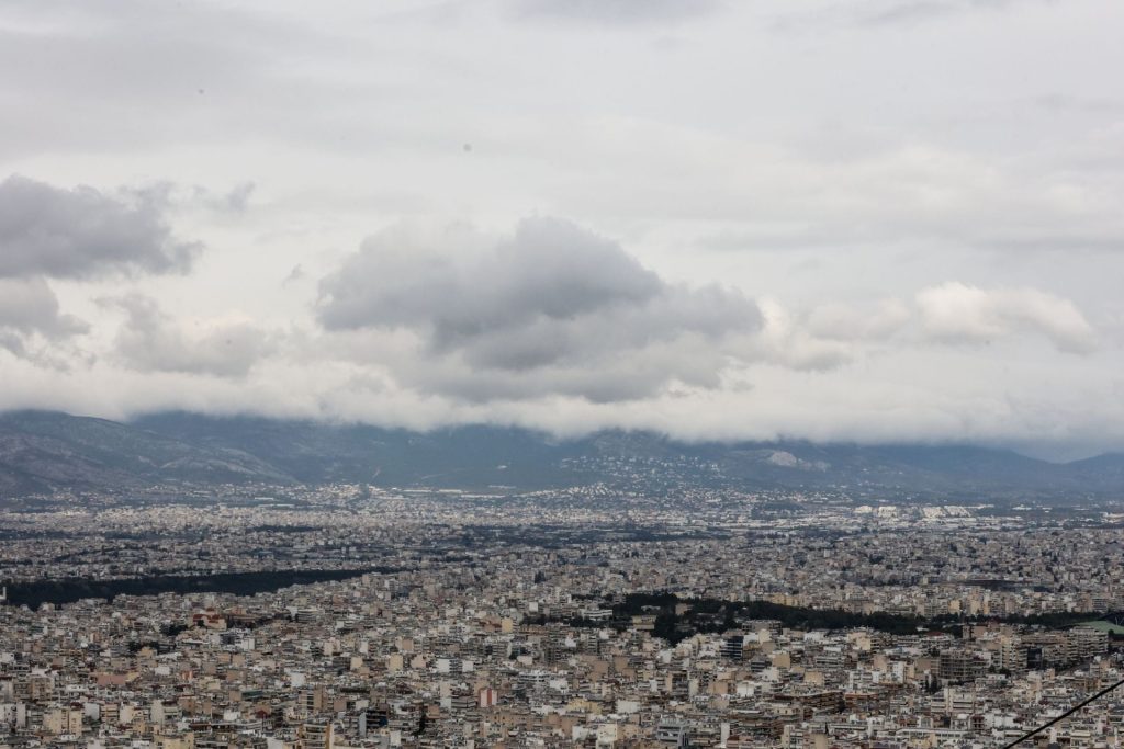 Καιρός: Συννεφιά και από το βράδυ πάλι βροχές και καταιγίδες