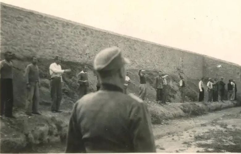 Στα «χέρια» της ελληνικής κυβέρνησης όλες οι φωτογραφίες από τους 200 εκτελεσθέντες της Κασαριανής