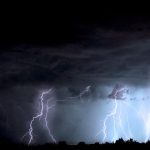 Νύχτα τρόμου από κεραυνούς στη Μαγνησία - Στο σκοτάδι περιοχές σε Βόλο και Βελεστίνο