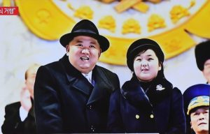 Ο Κιμ Γιονγκ Ουν επέλεξε την 13χρονη κόρη του για τη διαδοχή του στην ηγεσία της Βόρειας Κορέας