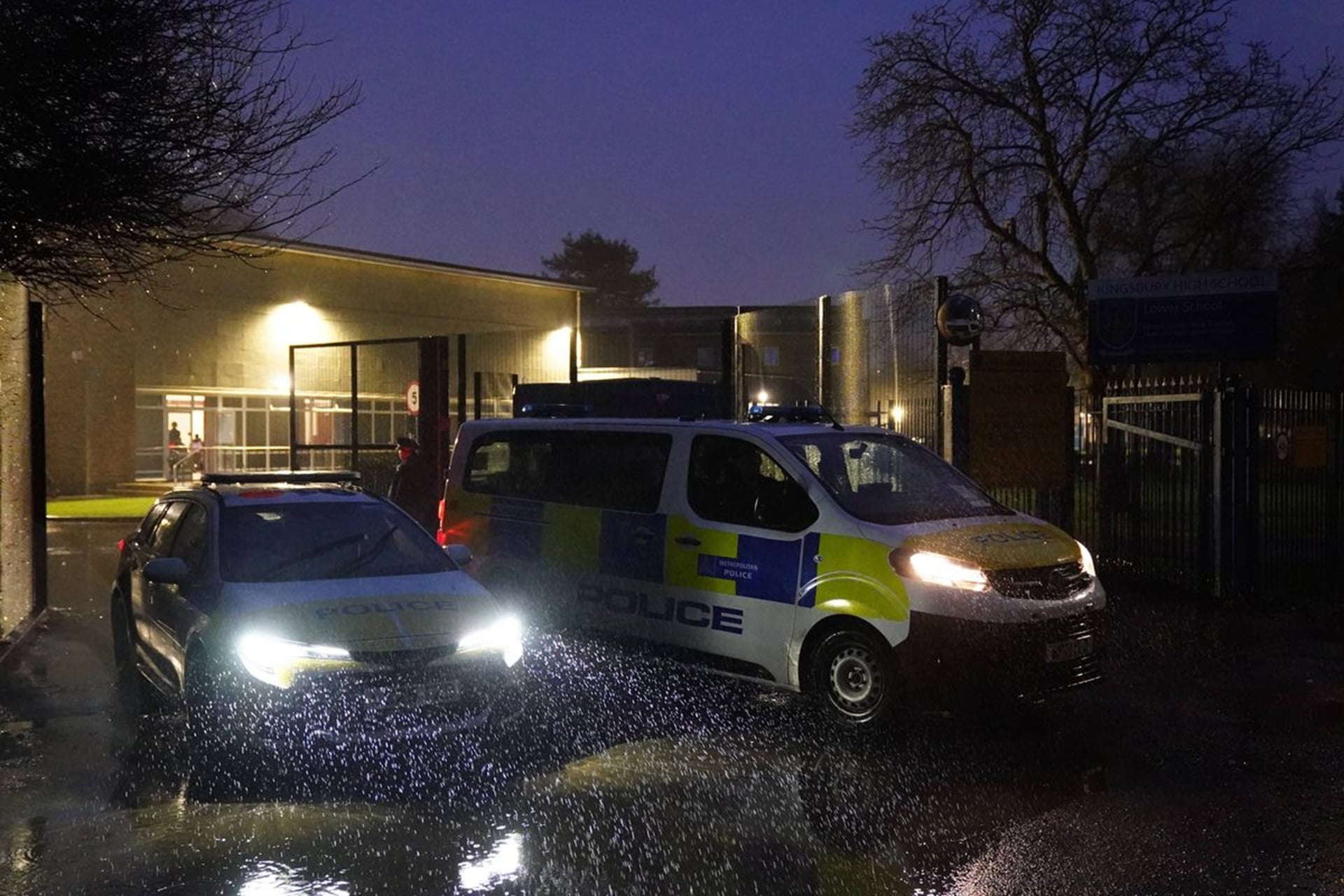 Λονδίνο: Έφηβος μαχαίρωσε δύο μαθητές σε σχολείο - Ένας ανήλικος σε σοβαρή κατάσταση