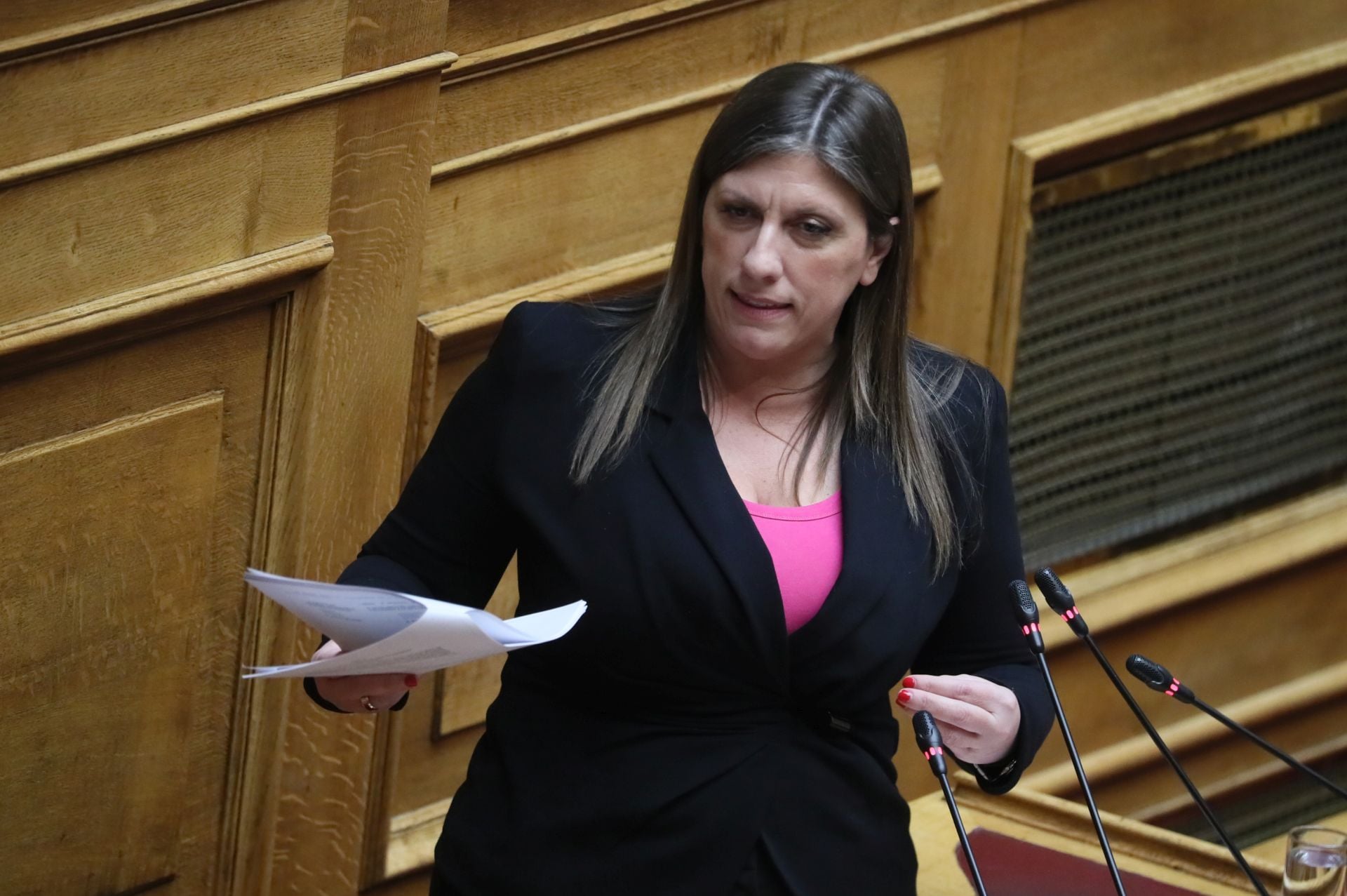 Κωνσταντοπούλου - Γεωργιάδης: Τον αποκάλεσε «κότα», της απαντά με μήνυση για τα όσα είπε για τη «Βιολάντα»