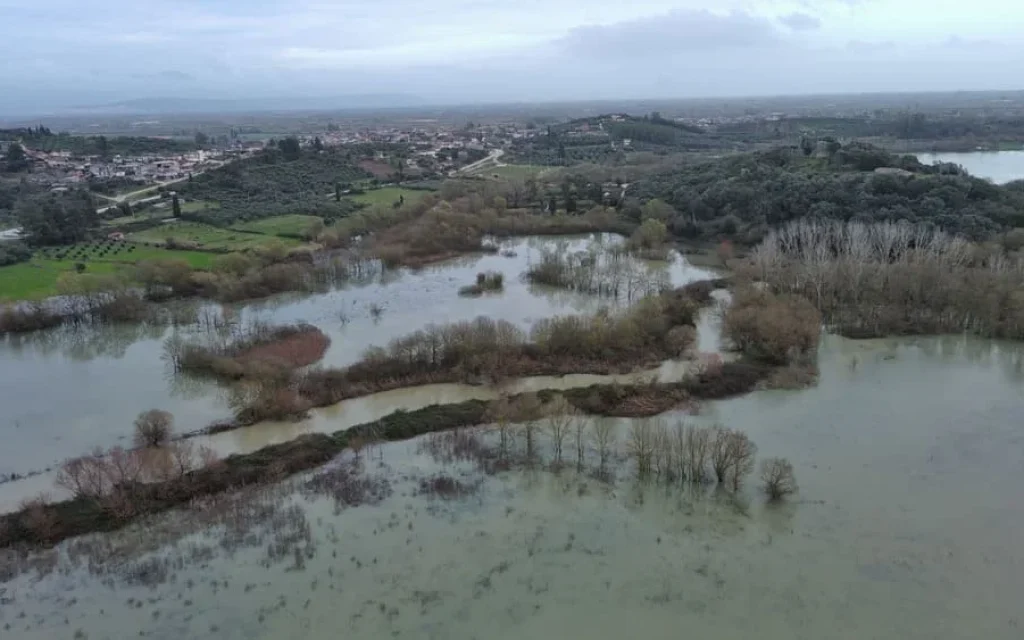 Στα λασπόνερα χιλιάδες στρέμματα καλλιεργήσιμης γης και σταβλικές εγκαταστάσεις στις παραποτάμιες περιοχές της Ηπείρου