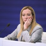 Μελόνι: «Εθροί της Ιταλίας, διαδηλώνουν κατά των Ολυμπιακών Αγώνων»