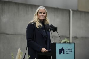 Η πριγκίπισσα διάδοχος της Νορβηγίας Μέτε-Μάριτ ζητά ξανά συγγνώμη για τις σχέσεις της με τον Τζέφρι Επστάιν