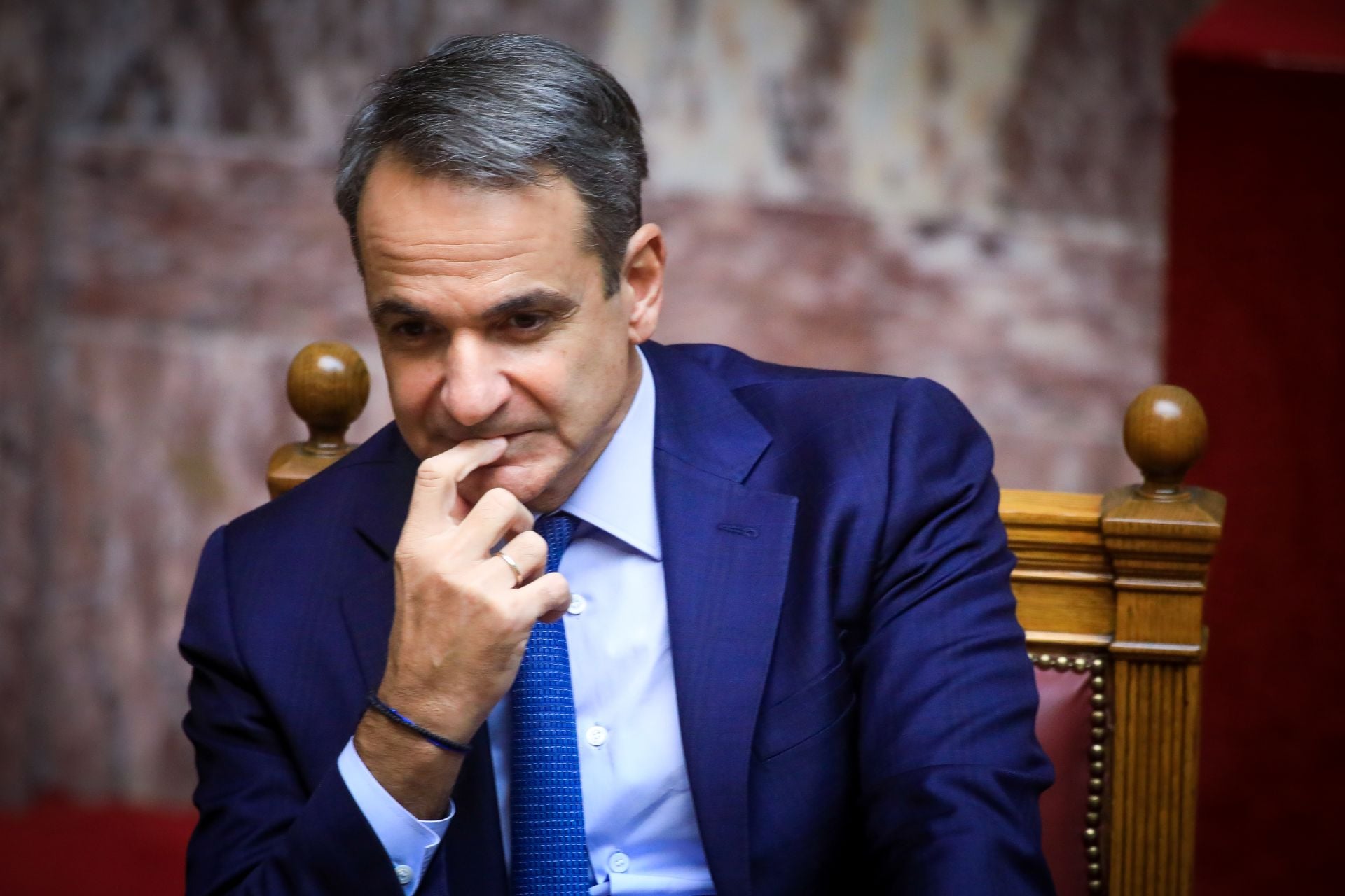 Βουνό τα παράπονα για υπουργούς, σπαζοκεφαλιά ο ανασχηματισμός