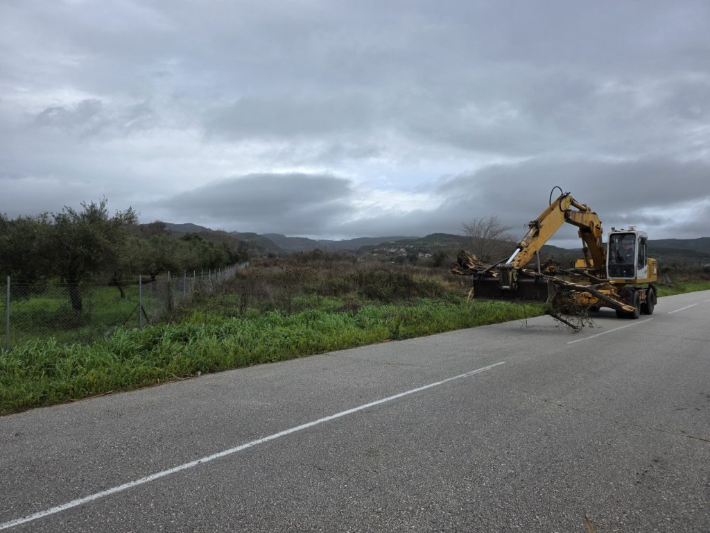 Zημιές σε δρόμους και καλλιέργειες σε κοινότητες της Ολυμπίας