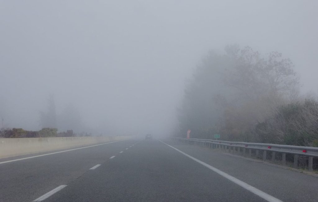 Πέπλο ομίχλης κάλυψε την Θεσσαλονίκη