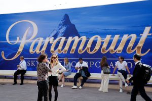 Χόλυγουντ: Εξαγοράστηκε επίσημα η Warner Bros από την Paramount