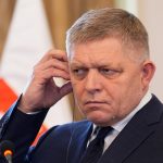 Η σλοβακική αντιπολίτευση μηνύει τον Φίτσο για τη διακοπή της παροχής ηλεκτρικής ενέργειας στην Ουκρανία