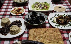 Τιμές σαρακοστιανών: Ακριβότερα θαλασσινά, φθηνότερες ελιές – Σταθερές οι λαγάνες