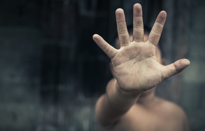 Φρίκη στη Νίκαια: Καταγγελία 17χρονου για σεξουαλική κακοποίηση από νεαρούς, παρουσία 15χρονης