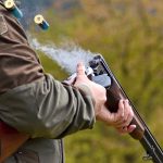 Ο 46χρονος πυροβόλησε τους τέσσερις ανήλικους στο Αίγιο επειδή «έκαναν φασαρία και δεν μπορούσε να κοιμηθεί»