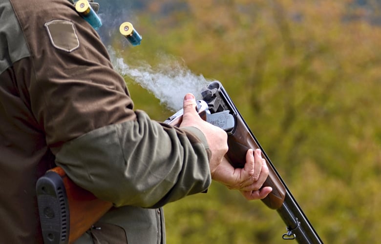 Ο 46χρονος πυροβόλησε τους τέσσερις ανήλικους στο Αίγιο επειδή «έκαναν φασαρία και δεν μπορούσε να κοιμηθεί»