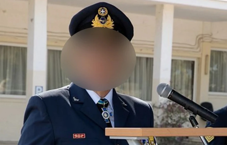 Μεταμφιεσμένος «σήκωνε» χρήματα από ATM ο σμήναρχος για να μην αναγνωριστεί από τις κάμερες