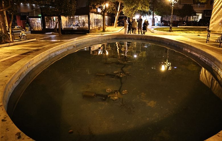 Κοριτσάκι δύο ετών ανασύρθηκε χωρίς τις αισθήσεις του από σιντριβάνι στην Καλλιθέα