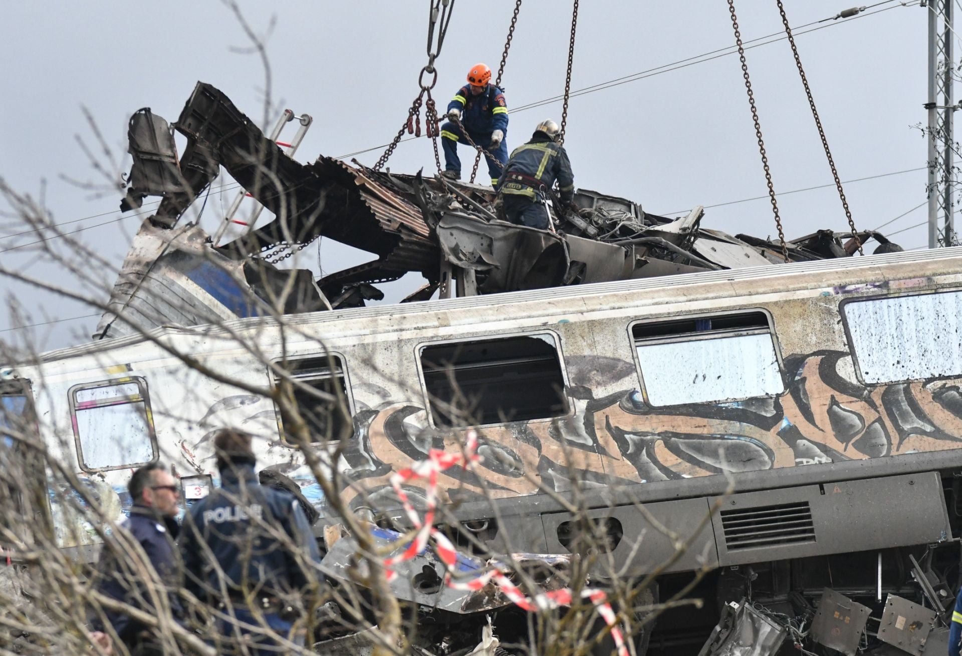 Τέμπη: «Ήταν κάτι που θα με σημαδεύει για πάντα» λέει οπερατέρ που πήγε πρώτος στο σημείο της τραγωδίας