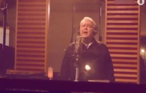 Αντίθετος ο Πασχάλης Τερζής για βίντεο κλιπ με χρήση ΑΙ παρά την επιθυμία του Χρήστου Νικολόπουλου