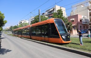 Σε λειτουργία τίθεται από αύριο η στάση του Τραμ «Ακτή Ποσειδώνος» στον Πειραιά – Νέος τερματικός σταθμός για τη Γραμμή 7