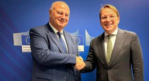 Συνάντηση Τσιάρα με Βαρχέλι για την ευλογιά: Συμφώνησαν τήρηση μέτρων χωρίς εμβολιασμό • Έλληνας Αγρότης