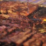 Θεσσαλονίκη: Σταθερές τιμές και επάρκεια κρεάτων στην αγορά ενόψει Τσικνοπέμπτης, αλλά με μειωμένες παραγγελίες