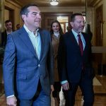 Σκληρή αντιπαράθεση Στουρνάρα με Τσίπρα: Στην “Ιθάκη” ξέχασε τις κλειστές τράπεζες και το τρίτο Μνημόνιο