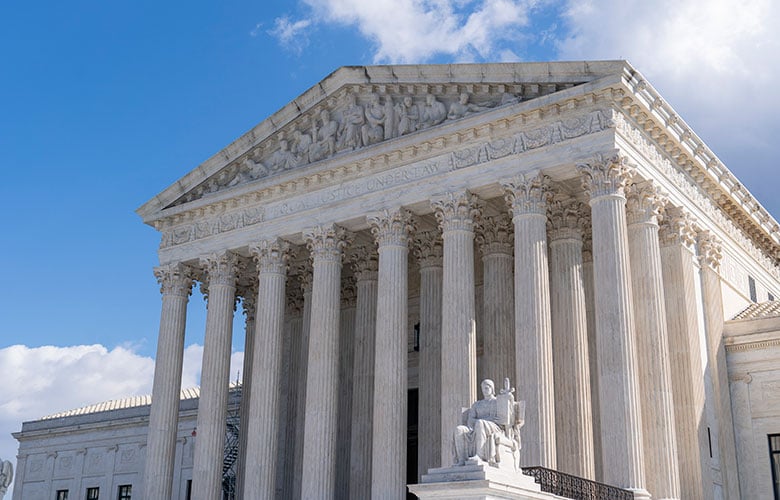 Το Ανώτατο Δικαστήριο των ΗΠΑ «μπλοκάρει» τους δασμούς του Τραμπ