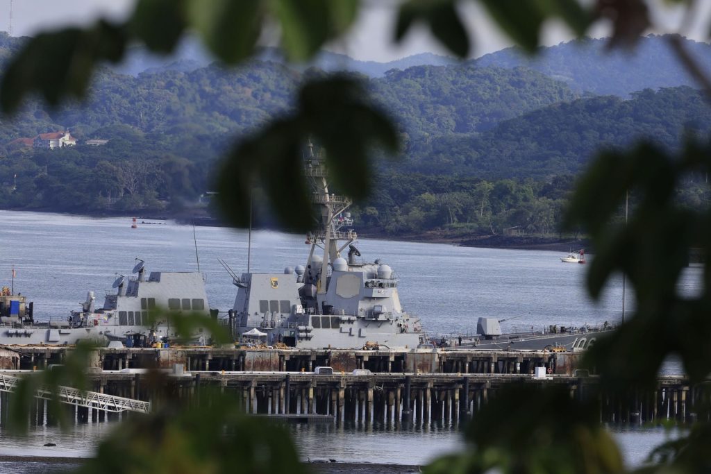 Οι ΗΠΑ στέλνουν πολεμικά πλοία και στην Αϊτή