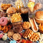 Τα υπερεπεξεργασμένα τρόφιμα αυξάνουν τον κίνδυνο θνησιμότητας σε επιζώντες καρκίνου