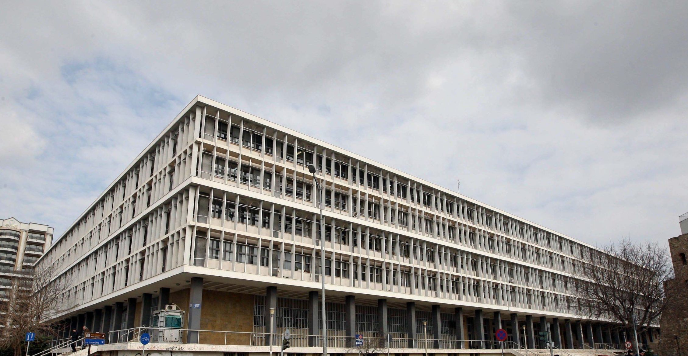 Θεσσαλονίκη: Στη φυλακή με 6ετή κάθειρξη 63χρονος για τον θάνατο 51χρονου κατά την εκτέλεση εργασιών παράνομης υλοτομίας στην Αρέθουσα - ertnews.gr