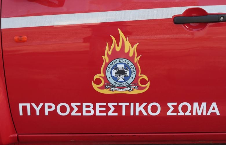 Φωτιά σε κατάστημα στο κέντρο του Ηρακλείου