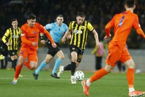 Conference League: Στους «8» παρά την εντός έδρας ήττα η ΑΕΚ