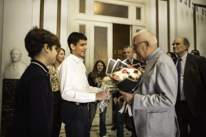 Ο Νικήτας Κακλαμάνης από τα Ελληνικά Σχολεία του Καΐρου: «Η πιο συγκινητική στιγμή του ταξιδιού μου στην Αίγυπτο»