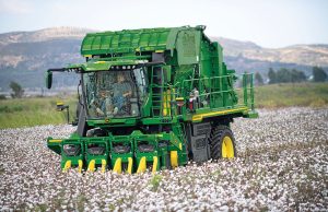 Αυξημένη απόδοση εγγυάται η βαμβακοσυλλεκτική νέας γενιάς John Deere CP500