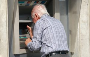 e-ΕΦΚΑ: Πότε καταβάλλονται οι συντάξεις μηνός Απριλίου