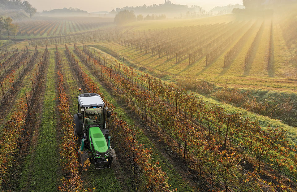 Εξπέρ στη δενδροκομία οι ελκυστήρες Deutz-Fahr Series 5 DF/DS/DV Pro - Profi