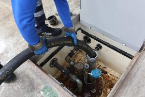 Οι πρώτες επιπτώσεις από το κλείσιμο των Στενών του Ορμούζ - Όλα τα σενάρια για τις αυξήσεις στο πετρέλαιο - ertnews.gr