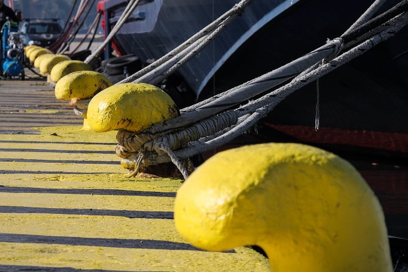 Δεμένα τα πλοία σε όλη τη χώρα – 24ωρη απεργία των ναυτικών για τη Μέση Ανατολή