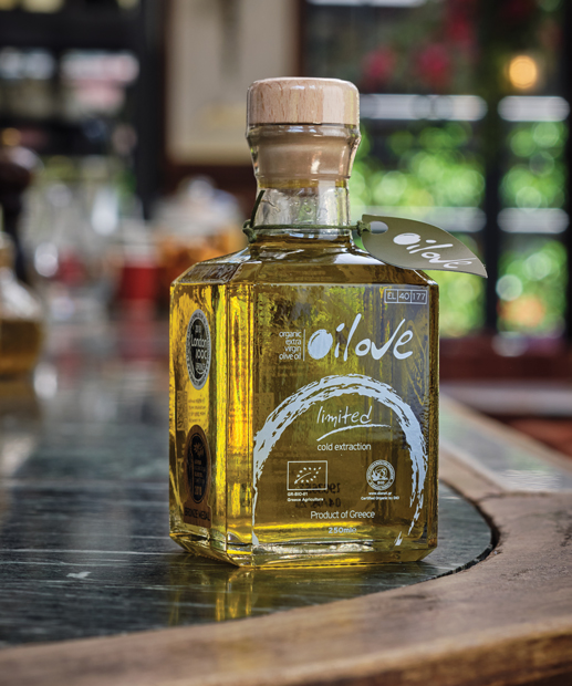 Η φιλοσοφία του αυθεντικού ελληνικού ελαιολάδου σε κάθε φιάλη Oilove - Ελαίας Καρπός
