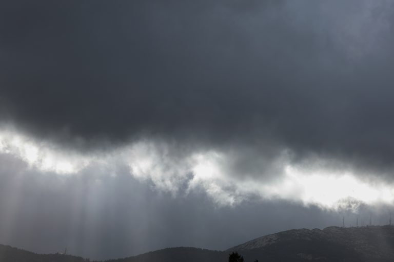 Καιρός: Ποιες περιοχές επηρεάζει η μεταβολή – Καταιγίδες και βοριάδες