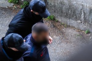 Δολοφονία Κλεομένη: Στον ανακριτή σήμερα ο δράστης και ο 19χρονος φίλος του θύματος - «Φύλλο και φτερό» κάνουν οι Αρχές κινητά και κεραίες, τι άλλο ερευνούν - ertnews.gr