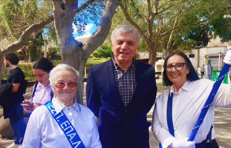 Η 82χρονη μαθήτρια που έκλεψε τις εντυπώσεις στην παρέλαση στην Ρόδο