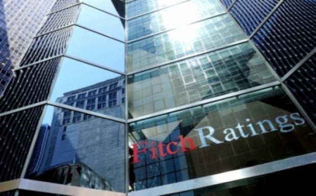 Fitch: Θωρακισμένη η κερδοφορία των ελληνικών τραπεζών το 2026