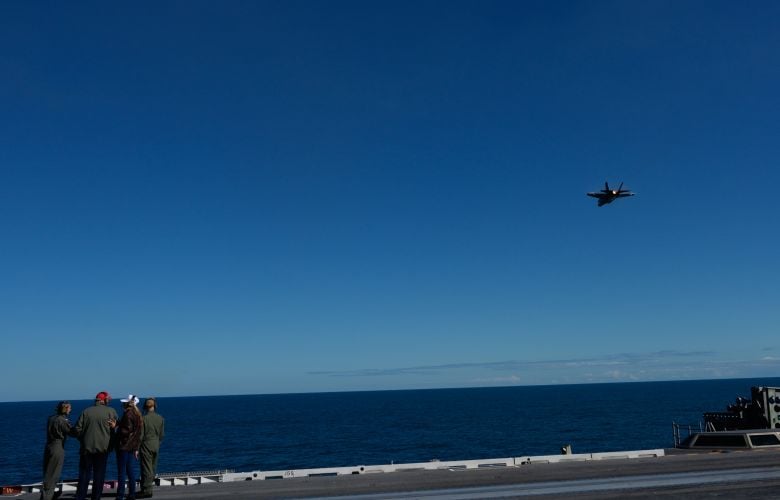 Οι ΗΠΑ στέλνουν τρίτο αεροπλανοφόρο στην Μέση Ανατολή